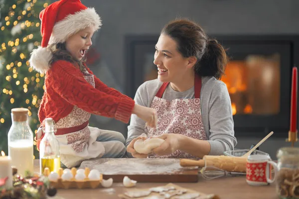 Vrolijk Kerstfeest Fijne Feestdagen Familie Voorbereiding Vakantie Voedsel Moeder Dochter — Stockfoto