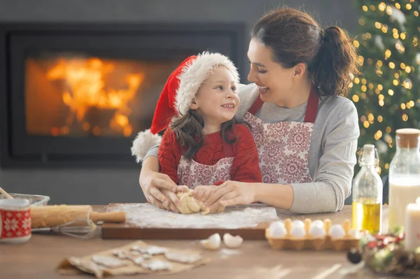 Merry Christmas Happy Holidays Family Preparation Holiday Food Mother Daughter — Stock Photo, Image