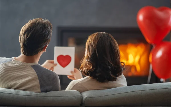 Felice Coppia Amorevole Giorno San Valentino Uomo Donna Divertono Trascorrere — Foto Stock