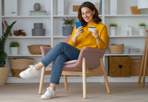 Woman Doing Online Purchases Girl Doing Shopping Using Phone Credit — Stock Photo, Image