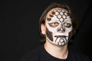 bir ejderha bir makyaj