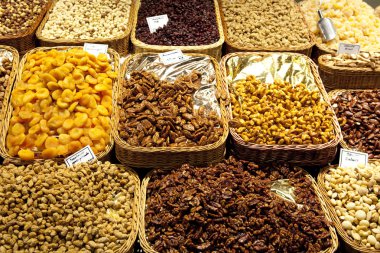 fındık ve kuru meyve, la boqueria, Barselona Pazar