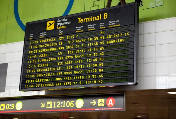 Barcelona international airport departures board — Stock Photo, Image