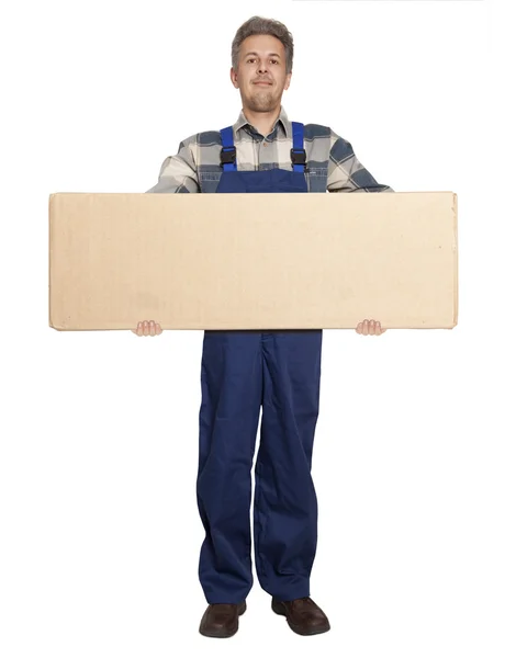 Hezký pracovník s krabicí. izolované na bílém pozadí — Stock fotografie