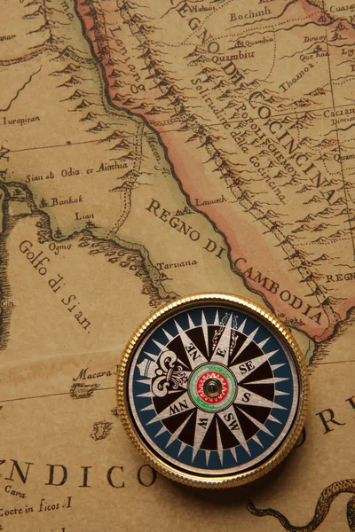 Vintage compass and old map — Stock Photo, Image