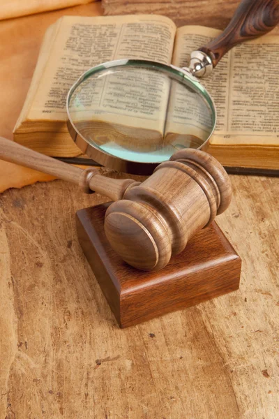 Gavel and book — Stock Photo, Image