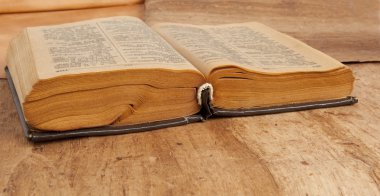 eski vintage kitap açık