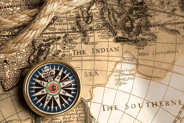 Vintage compass and old map — Stock Photo, Image