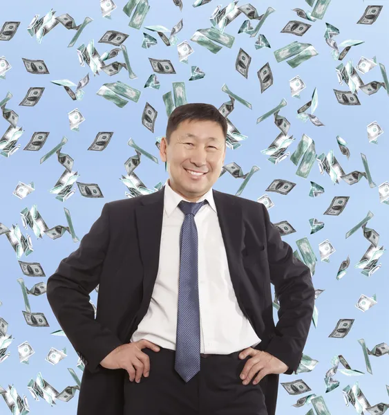 Азиатский счастливый бизнесмен — стоковое фото