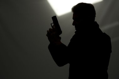Adam katil polisi amaçlayan silah
