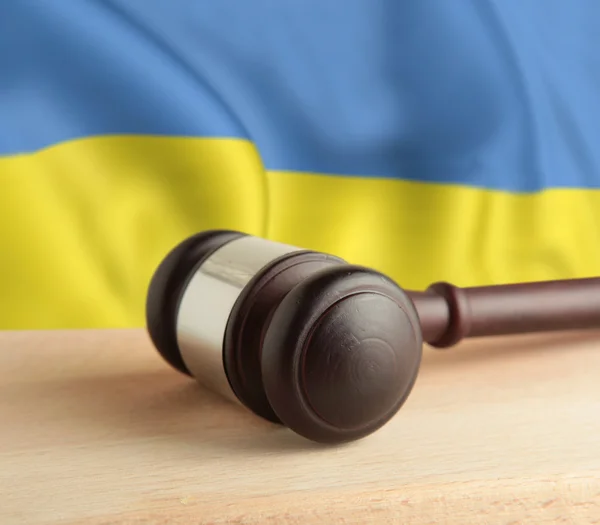 Gavel and flag Ukraine — Stock Photo, Image