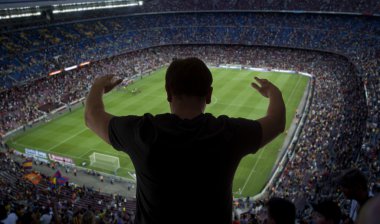 mutlu futbol fans 