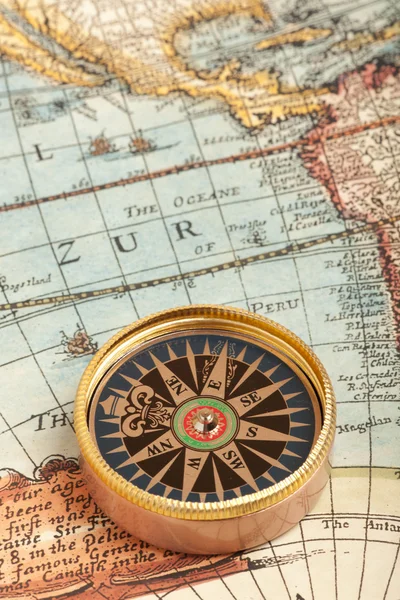 Old compass — Stock Photo, Image