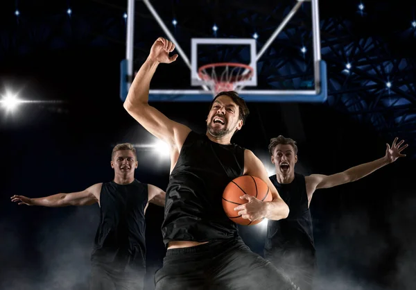 Jugador Baloncesto Celebrando Victoria Sobre Fondo Oscuro Banner Deportivo — Foto de Stock