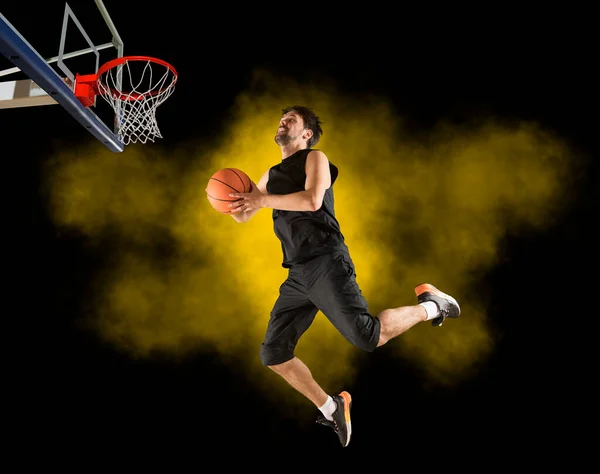 Basketbolcular Siyah Arkaplanda Eylem Halindeler — Stok fotoğraf