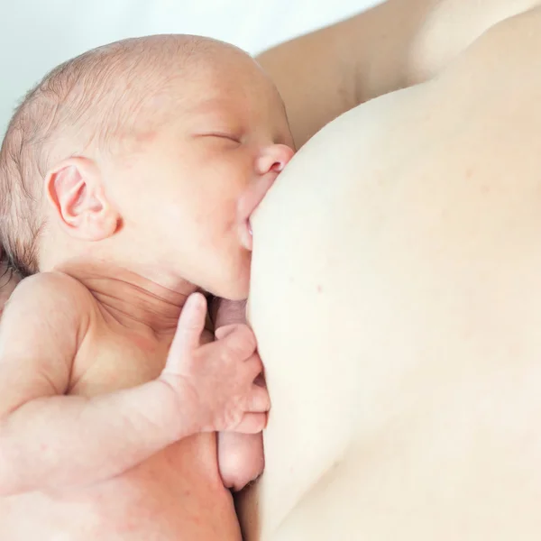 Skin-to-skin contact — Stock Photo, Image