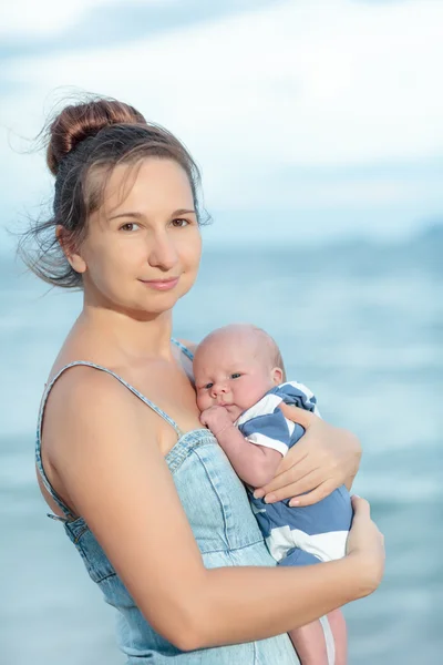 Mãe e bebê — Fotografia de Stock