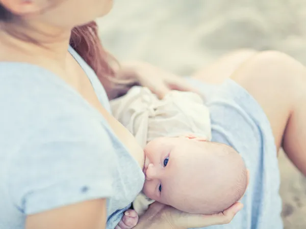 Allattamento al seno — Foto Stock