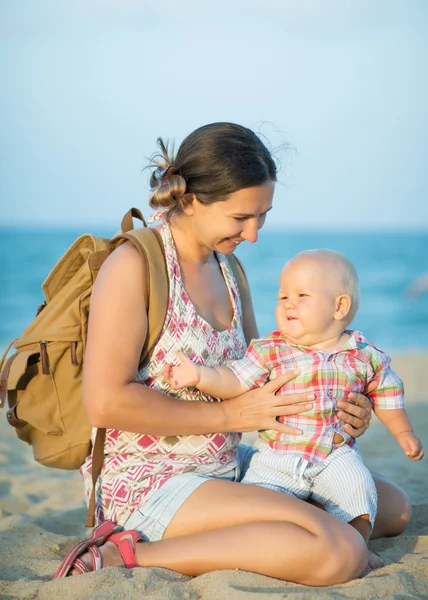 Baby und Mutter — Stockfoto