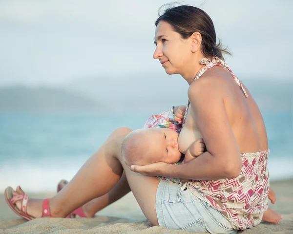 Allattamento al seno — Foto Stock