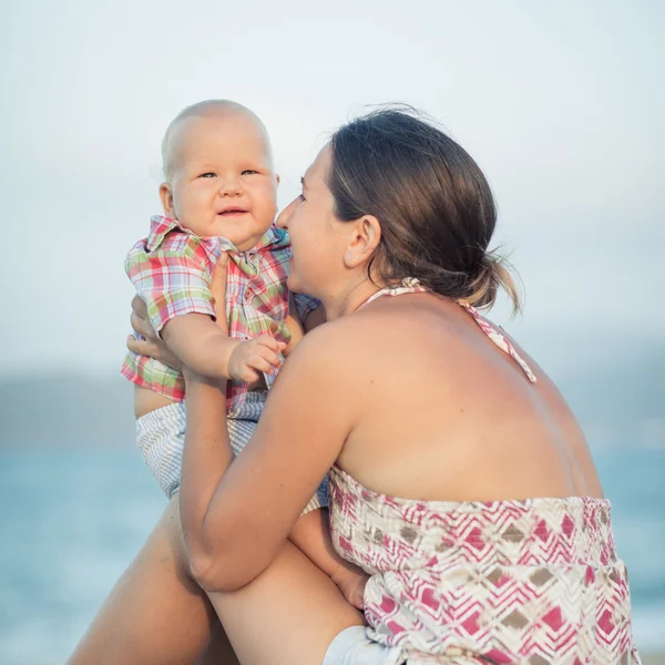 Baby and mother — Stock Photo, Image