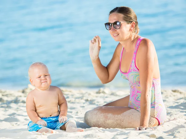 Bambino e madre — Foto Stock