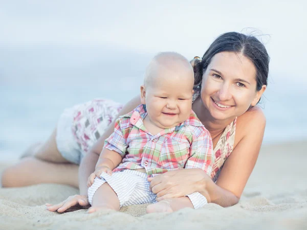 Baby and mother — Stock Photo, Image