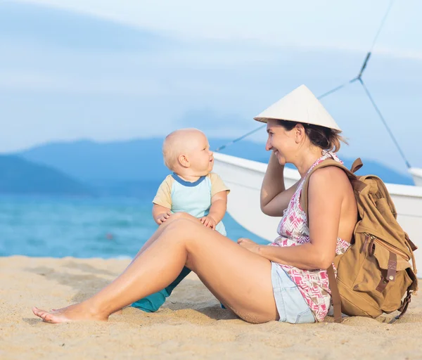 Bambino e madre — Foto Stock