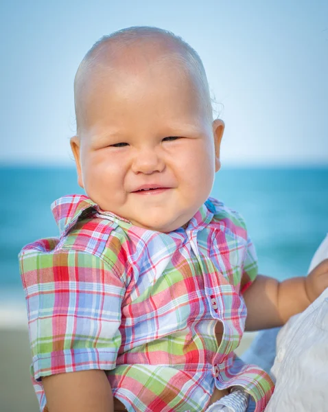 Baby on the beach — Stock Photo, Image