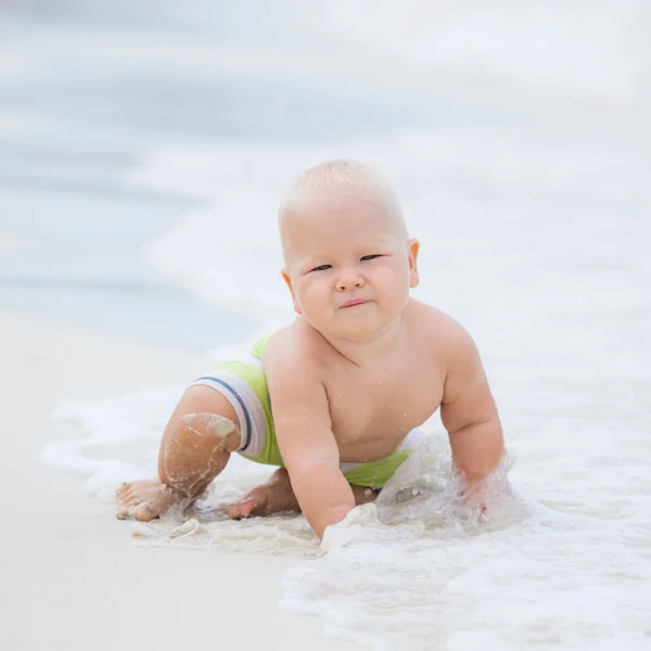 Söt baby — Stockfoto