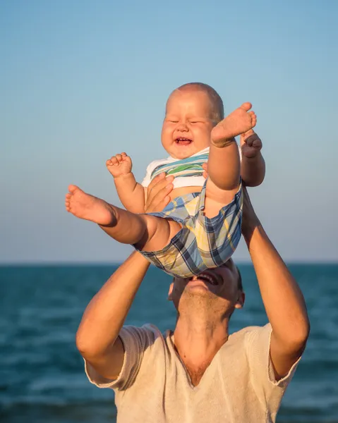 Baby en vader — Stockfoto