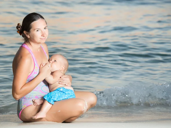 Breastfeeding — Stock Photo, Image