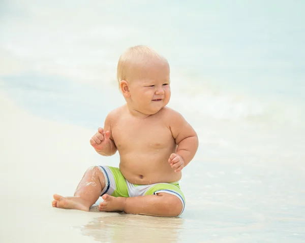 Schattige baby — Stockfoto