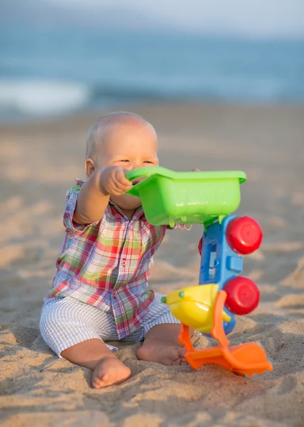 Het spelen van de baby — Stockfoto