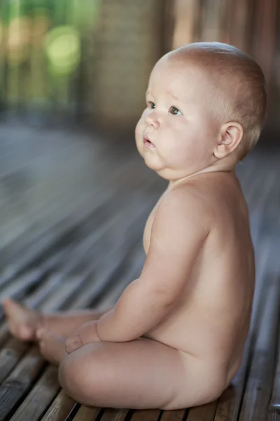 Bebê interior — Fotografia de Stock
