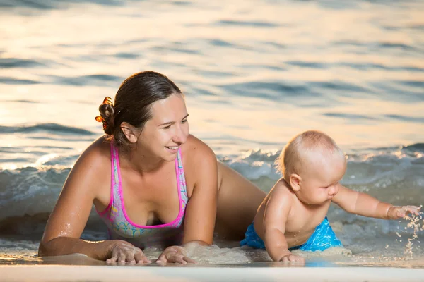 Baby and mother — Stock Photo, Image