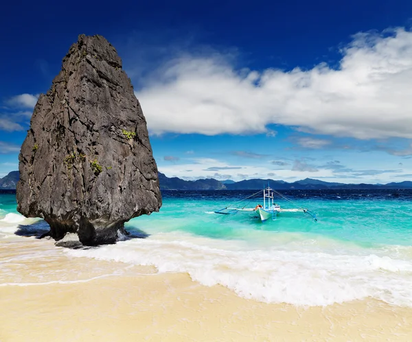 Playa tropical, El Nido, Filipinas — Foto de Stock