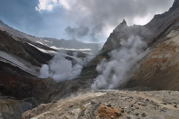 Cratère volcanique actif — Photo