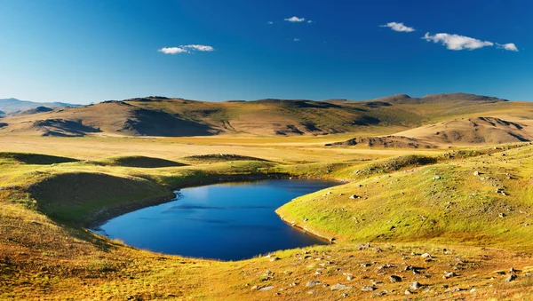 Lago di montagna — Foto Stock