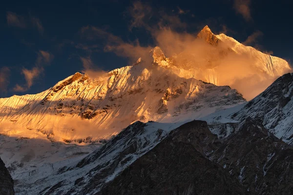 Zachód słońca w Himalaje — Zdjęcie stockowe