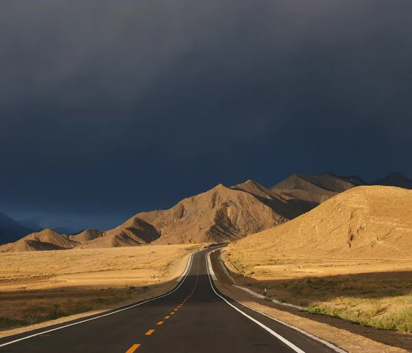 Lever de soleil au Tibet — Photo