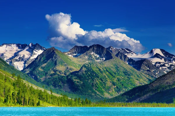 Mountain lake — Stock Photo, Image