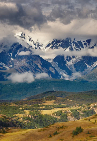 Vista sulle montagne — Foto Stock