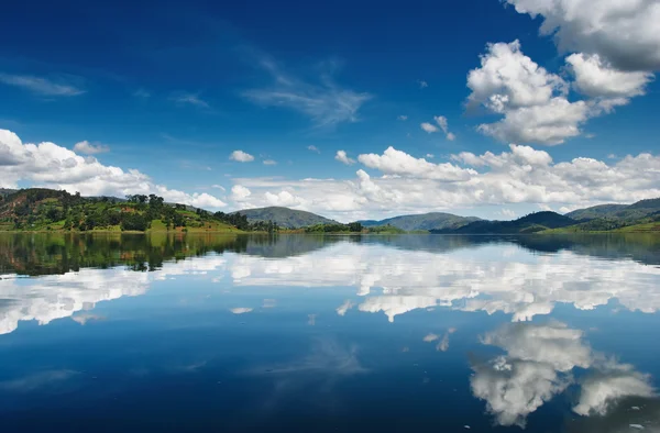 Bunyonyi jezero v Ugandě — Stock fotografie