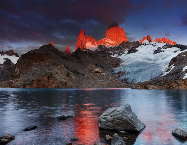 Montera fitz roy, Patagonien, argentinaマウント フィッツ ロイ、パタゴニア、アルゼンチン — ストック写真