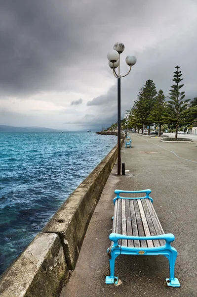 Straßenlaterne Und Bank Der Strandpromenade Von Wellington Der Hauptstadt Neuseelands — Stockfoto