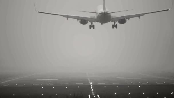 Landing. — Stock Video