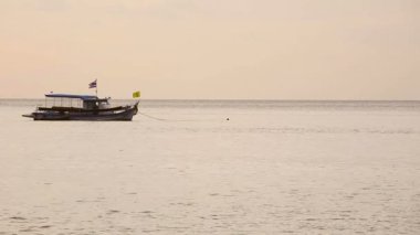 Dalış teknesi.