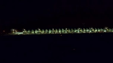Dubai bırakarak