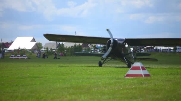 Bereit für den Flug — Stockvideo